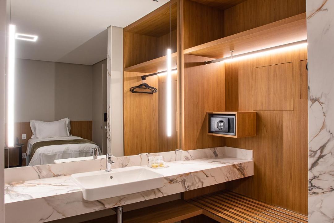 Amazon Aeroporto Hotel Cuiabá Dış mekan fotoğraf